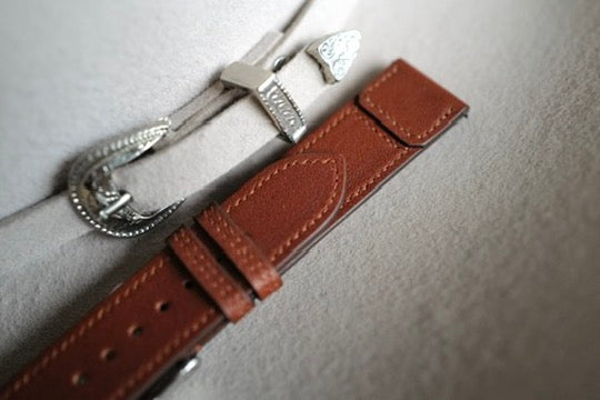 Reverso style strap in fauve baranil leather