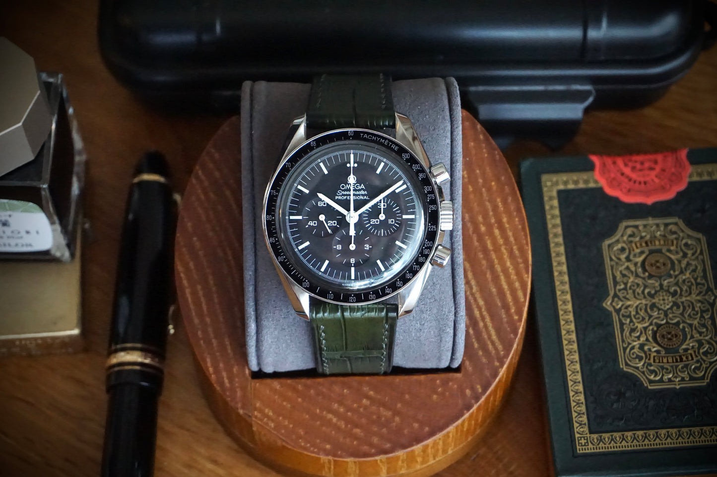 Crocodile leather in patinaed deep green watch strap.