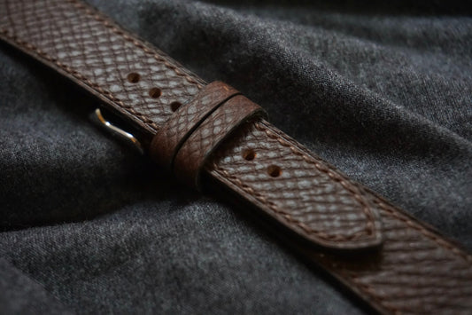 Saddle brown Horween Russian hatch grain watch strap